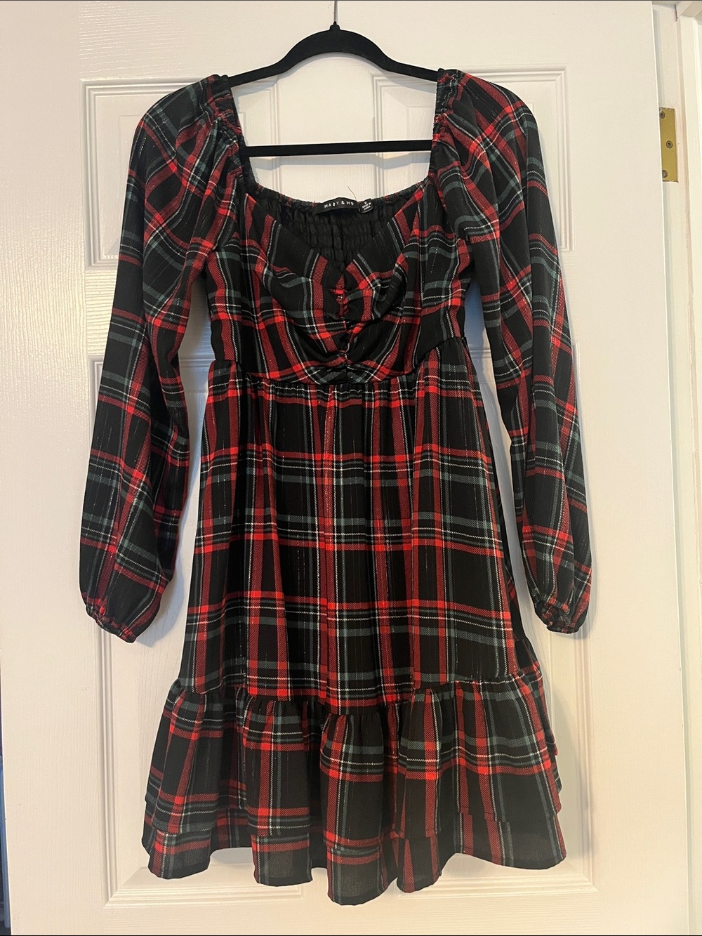 Women’s Black & Red Plaid Long-Sleeve Tiered Dress